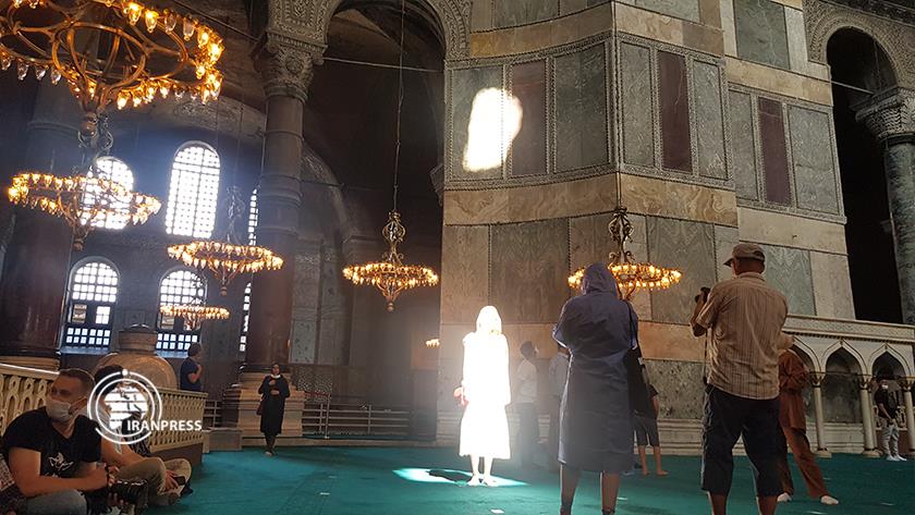 Iranpress: Prayers in historic Hagia Sophia in Istanbul