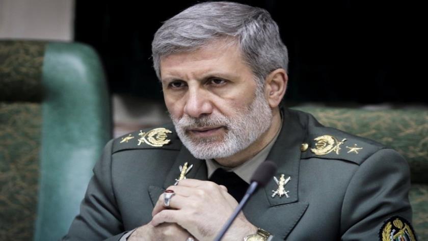 Iranpress: Trans-regional powers seek to weaken Iran, Defence Minister says