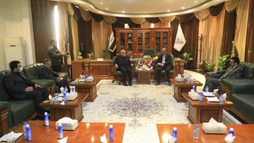 Iranpress: Iran urges developing ties with Iraq