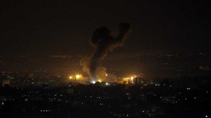 Iranpress: Israeli army strikes Hamas posts in Gaza Strip