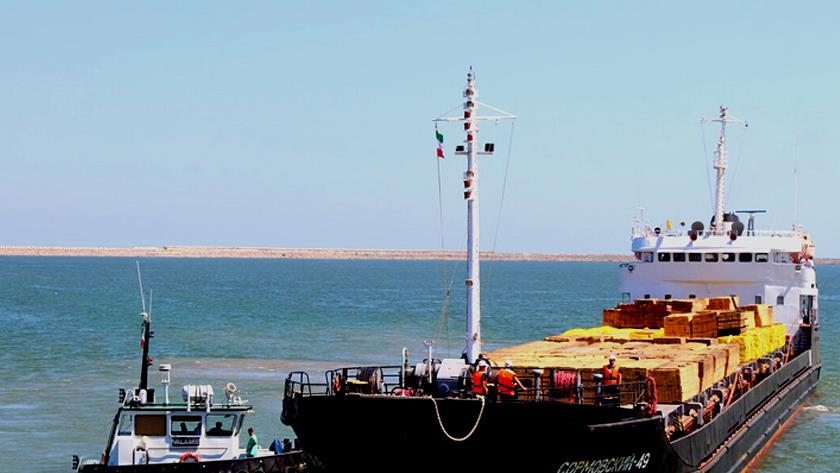 Iranpress: Regular shipping line connects Bandar Abbas to Syria