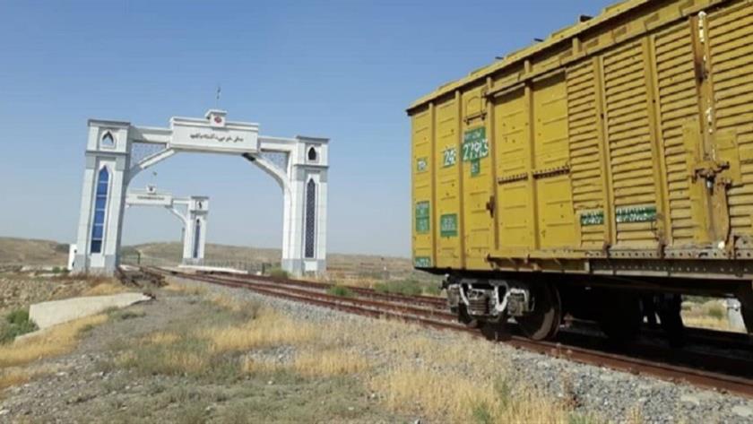 Iranpress: Iran-Turkmenistan border wide railroad bridge inaugurated