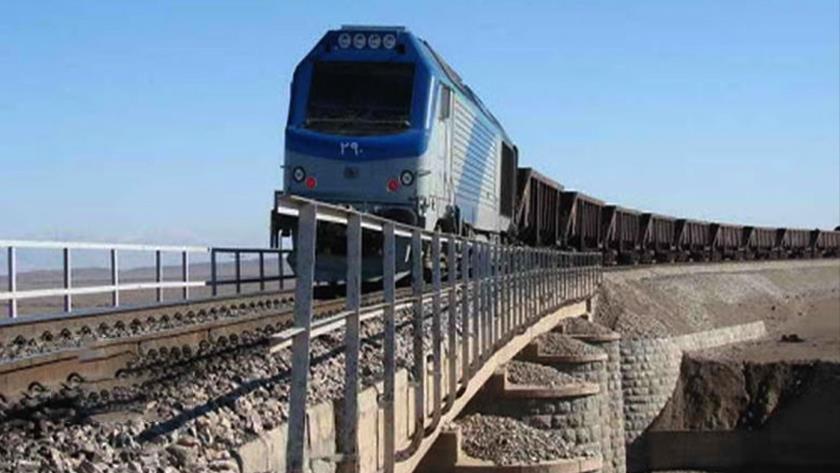Iranpress: Iran exports 890 tons of goods through Sarakhs border