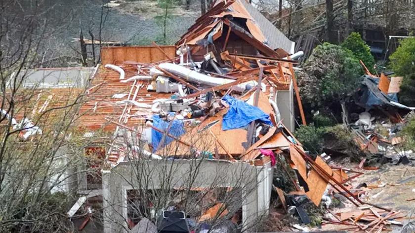 Iranpress: US: At least 5 people are killed in tornado