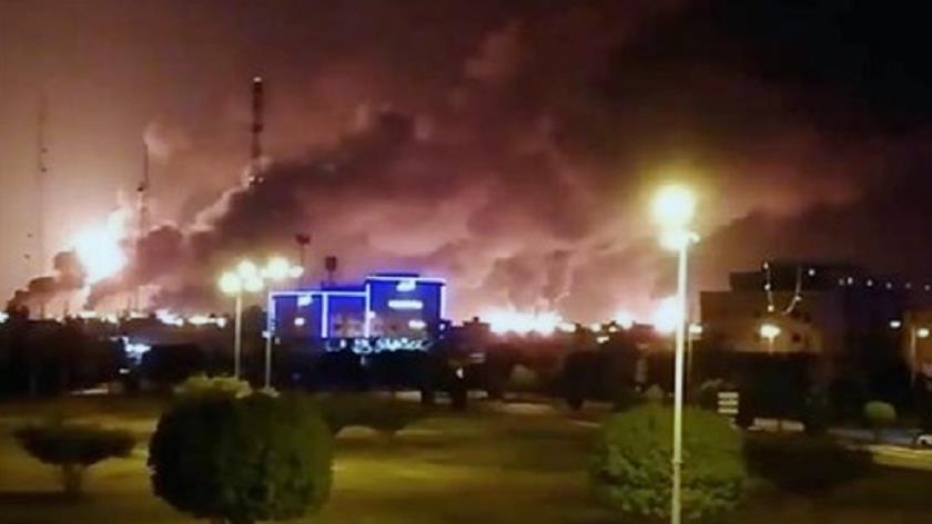 Iranpress: Oil station catches fire in Jizan, Saudi Arabia