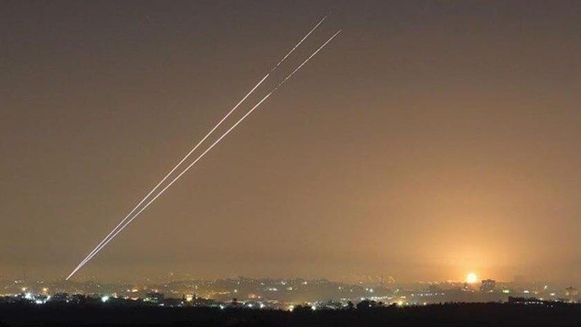 Iranpress: Palestinians fired rockets at Zionist settlements in Gaza Strip