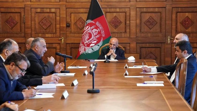 Iranpress:  Iran’s representative in Afghanistan meets with Ashraf Ghani