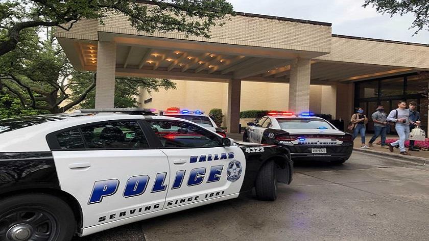 Iranpress: US Police evacuate shopping mall due to shooting