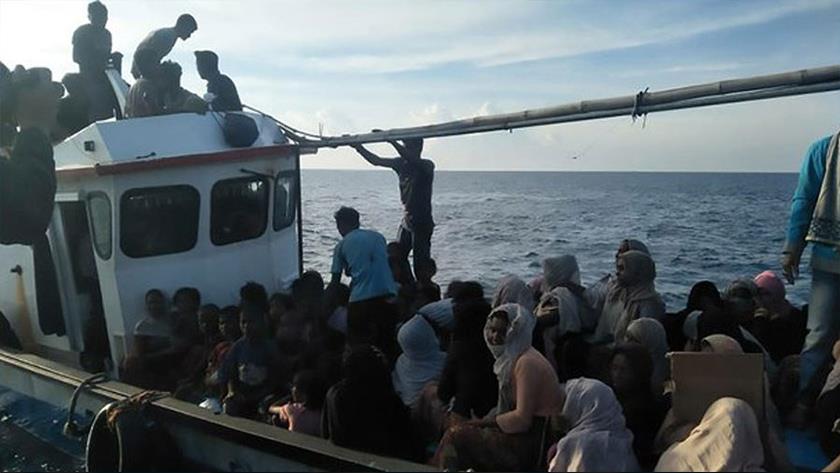 Iranpress: Boat carrying 81 Rohingya found stranded on Indonesia island