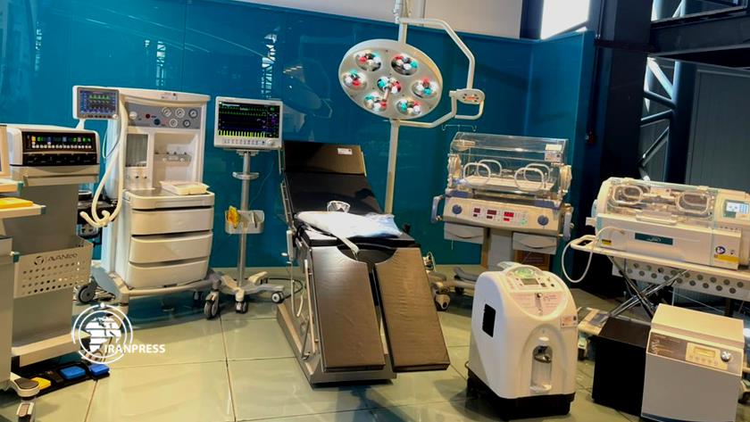 Iranpress: Medical simulators unveiled in presence of Health Min.