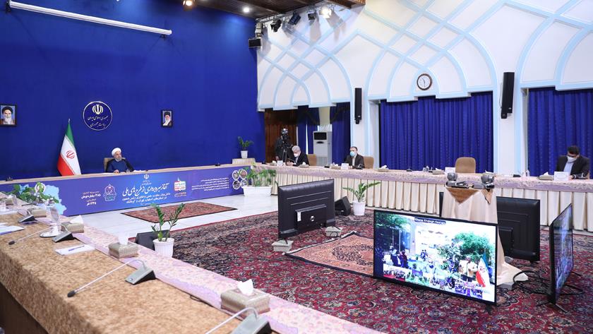 Iranpress: President Rouhani inaugurates 5 technological projects