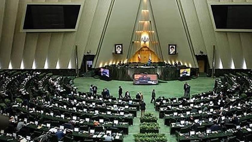 Iranpress: General points of bill for obliging executive bodies to respond to MP