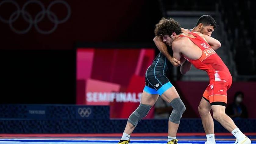 Iranpress: Iranian wrestler Geraei reaches final of Tokyo Olympics
