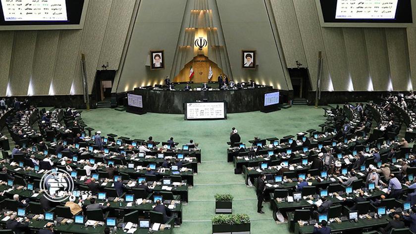 Iranpress: Parliament reviews proposed cabinet members 