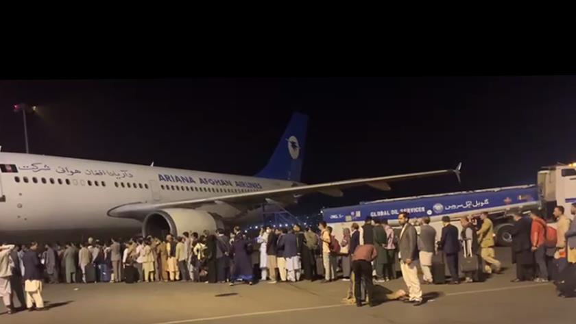 Iranpress: Afghans crowd at Kabul Airport; civilian flights suspended 