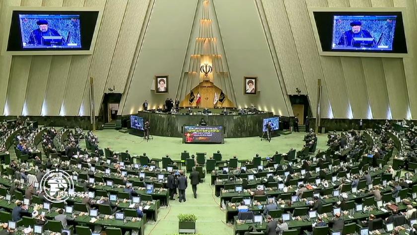 Iranpress: Parl. begins vote of confidence process for proposed ministers
