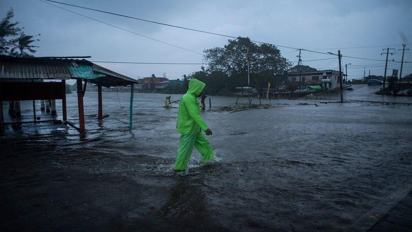 Iranpress: Hurricane Grace hits Mexico’s Gulf leaving 8 deaths