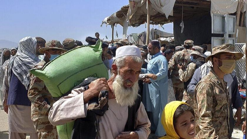 Iranpress: 500,000 refugees could flee Afghanistan: UN