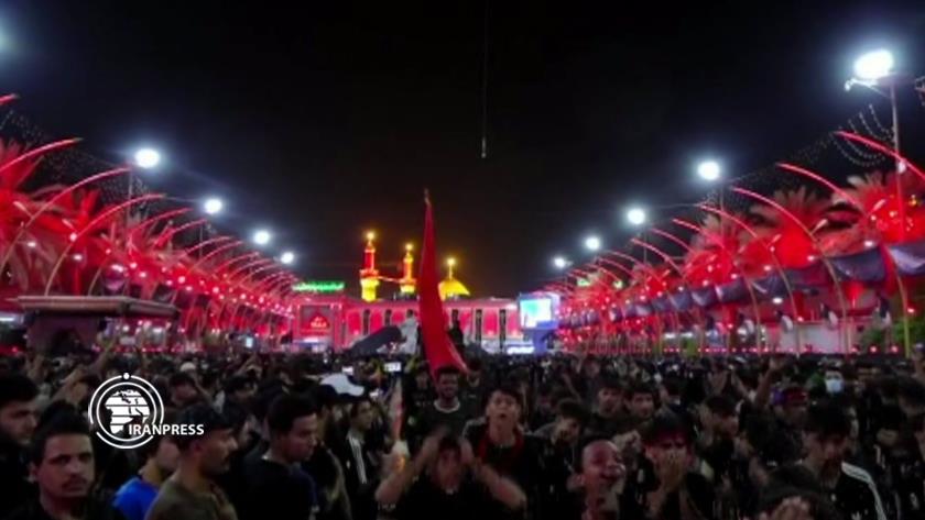 Iranpress: Pilgrims arrive at Karbala on eve of Arbaeen