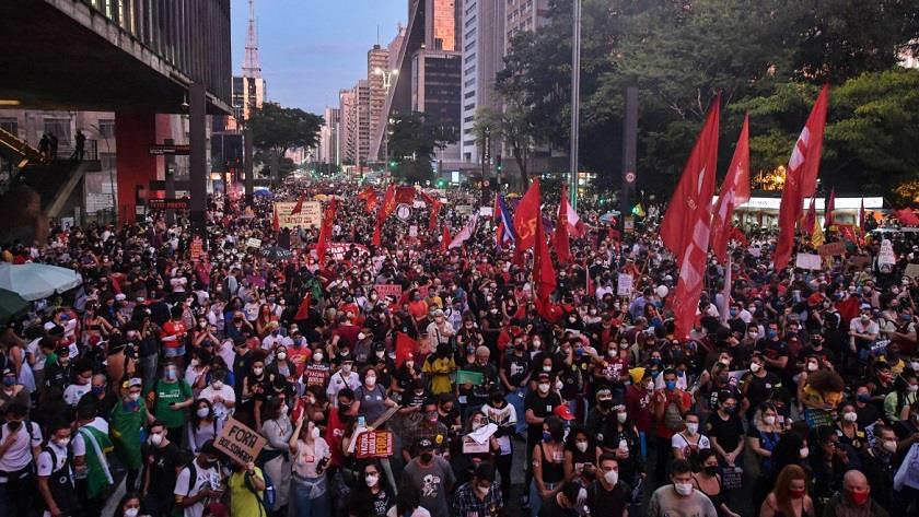 Iranpress: Hundreds protest in Brazil against Bolsonaro, demanding his impeachment
