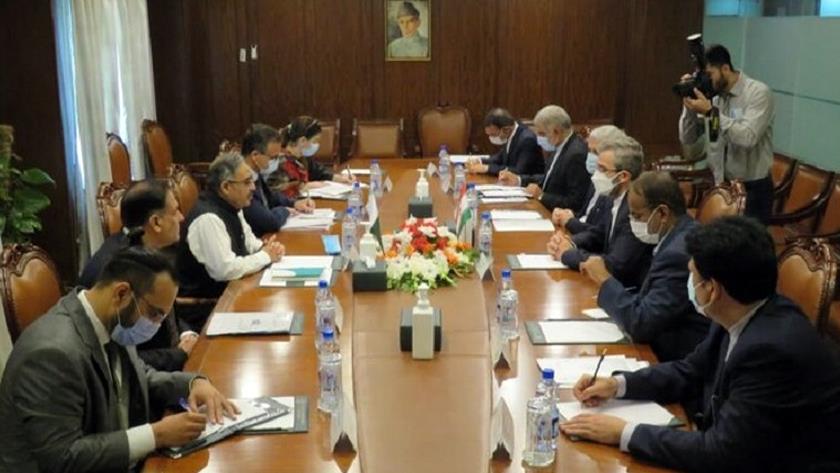 Iranpress: Iranian, Pakistani Deputy FMs discuss expansion of bilateral relations