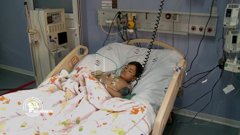 Iranpress: Iran provides medical services to injured from Kandahar blast