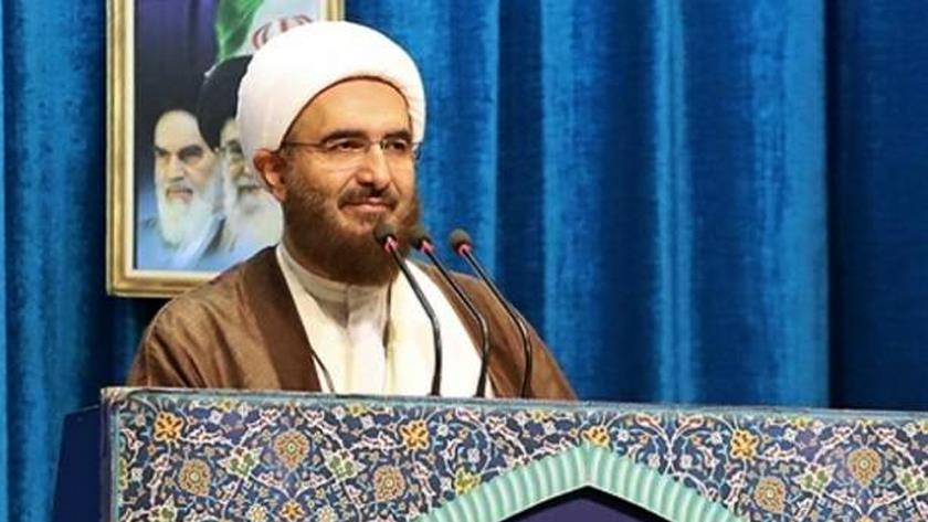Iranpress: Friday Prayers resumed in Tehran after 20 months of halt 