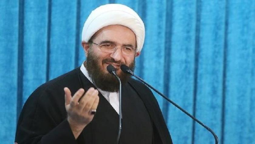 Iranpress: Iranian negotiators should not give in to US demands: Friday Prayers Leader