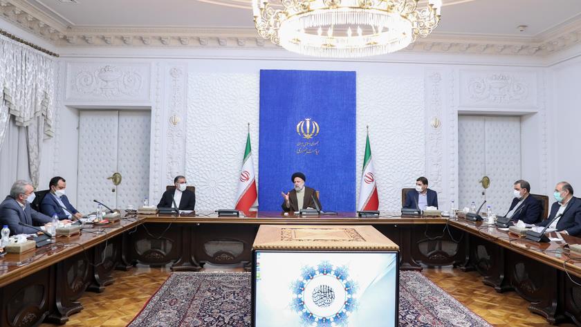 Iranpress: Raisi addresses cabinet on economic prices regulation 