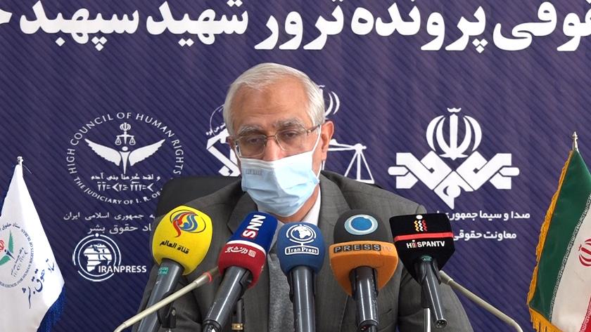 Iranpress: Iran demands five countries to pursue Gen. Soleimani