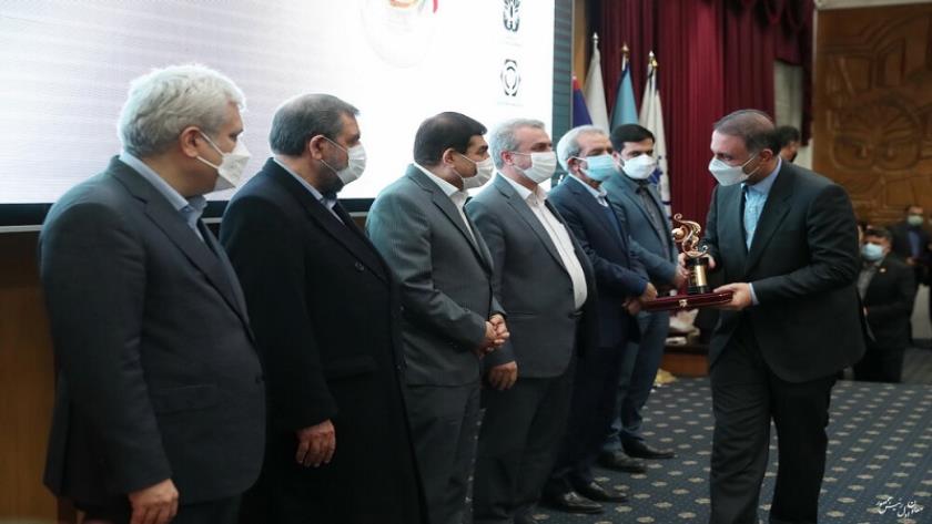 Iranpress: First vice president praised Iran