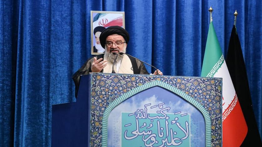 Iranpress: Top cleric: Iran