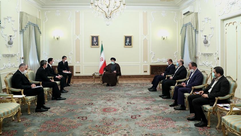 Iranpress: Iran, Turkmenistan boost economic cooperation