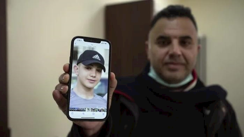 Iranpress: Israel extends detention of ill Palestinian teenager