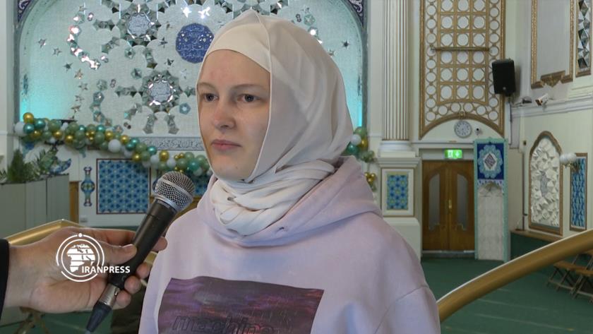 Iranpress: Newly converted British girl: Holy Quran affects my life profoundly