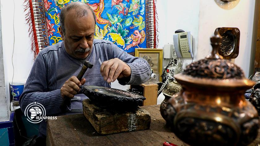 Iranpress: Isfahan engraving art well-known in world