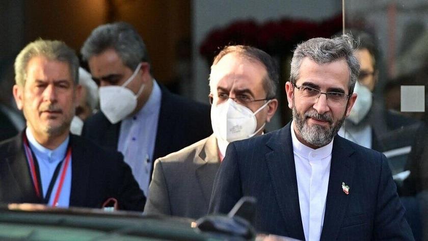 Iranpress: Iran’s top negotiator arrives in Vienna to continue decisive talks