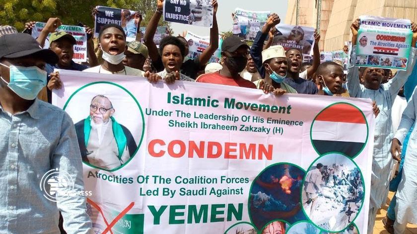 Iranpress: Muslims in Nigeria condemn Saudi genocide in Yemen