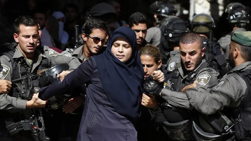 Iranpress: Israelis detain 30 Palestinians, among them 2 girls