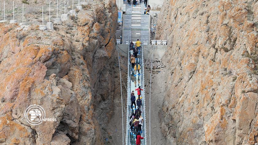 Iranpress:  Hir suspension bridge in Ardabil provides views to nature