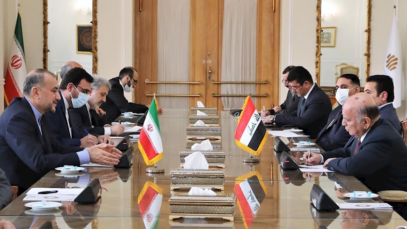 Iranpress: Foreign Minister receives Iraqi parliament speaker