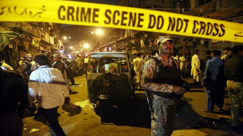 Iranpress: Blast leaves one dead, 11 injured near Karachi’s Memon Masjid 