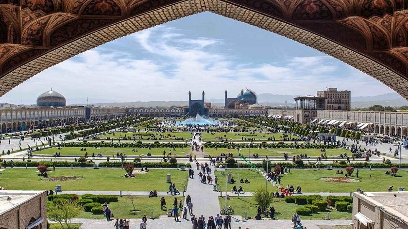 Iranpress: Naqsh-e Jahan Square; What Iran is known for