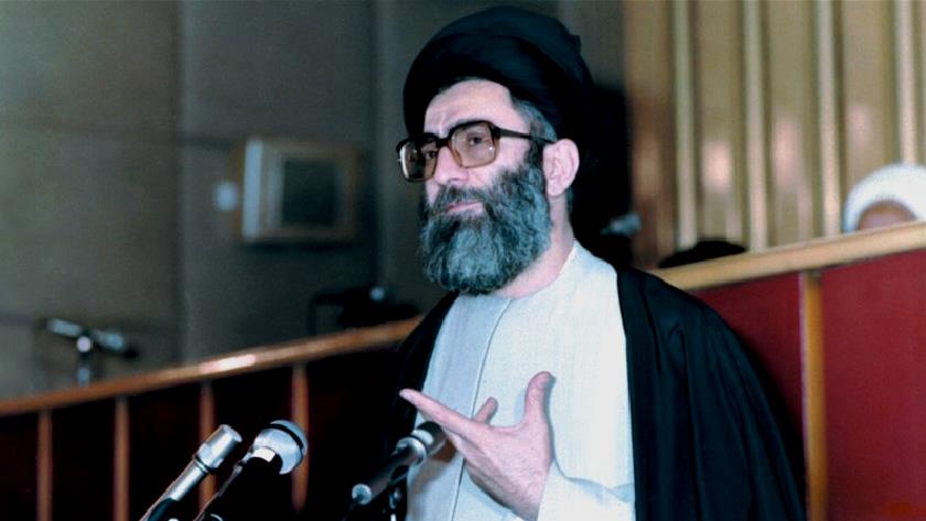 Iranpress: Ayatollah Khamenei and 33 years of leadership, management