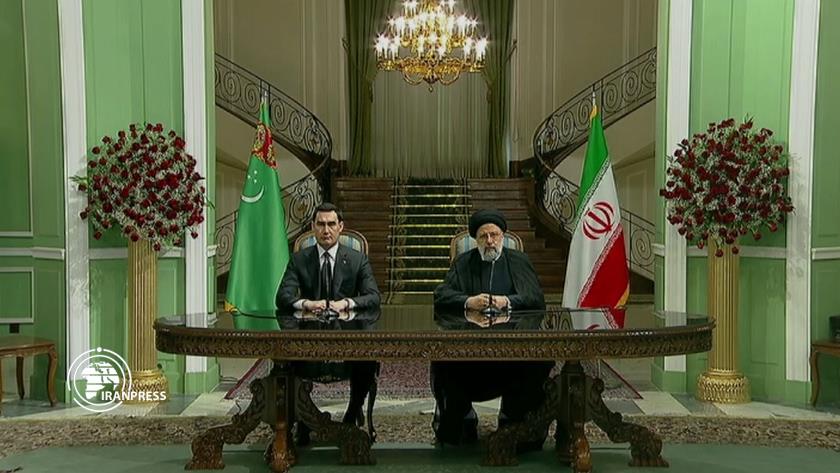 Iranpress: Pres. Raisi: Iran-Turkmenistan relations deep-rooted, close