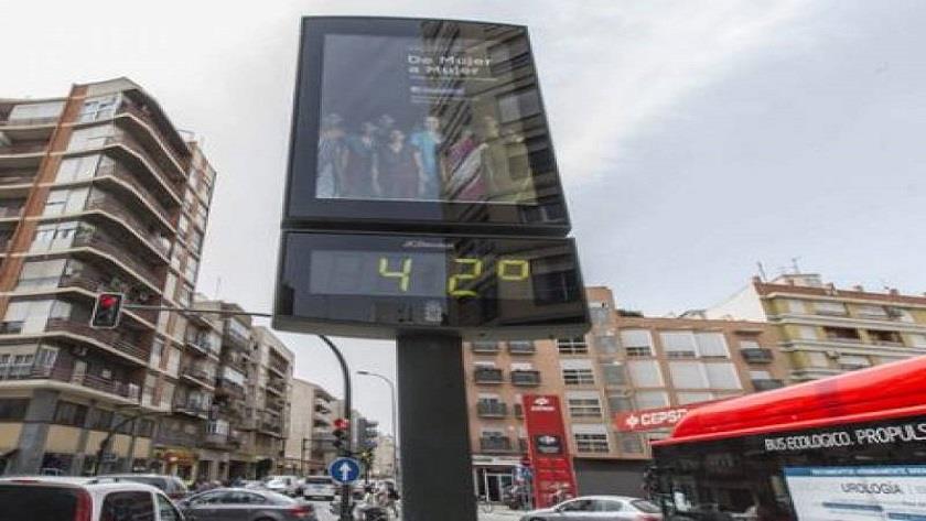 Iranpress: Europe swelters in record-breaking June heatwave