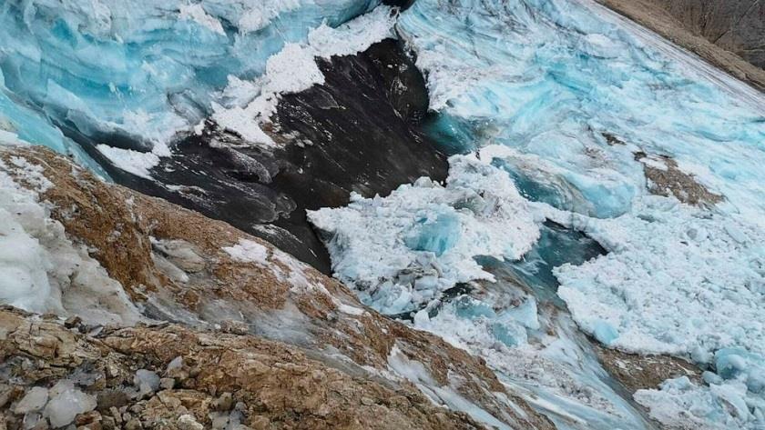 Iranpress: Glacier avalanche leaves 7 dead, 14 missing in Italy