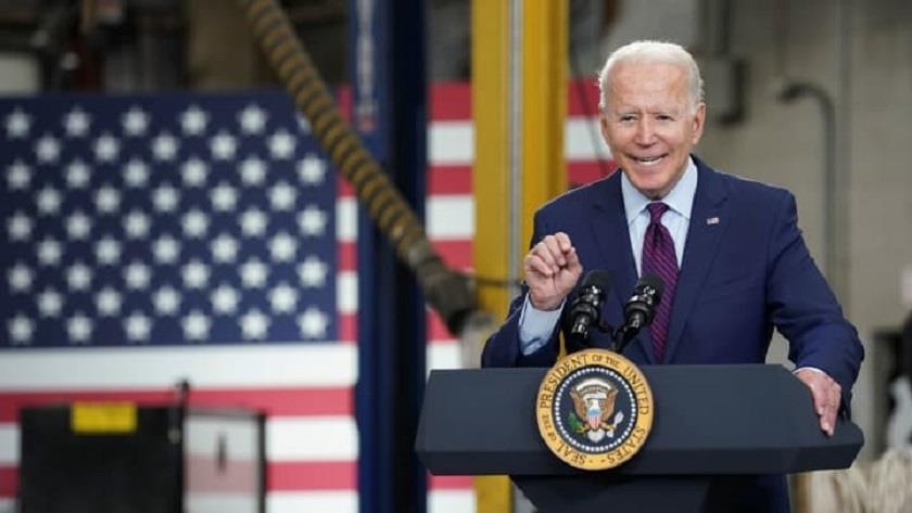 Iranpress: Biden claims US economy is on right track despite recession fears