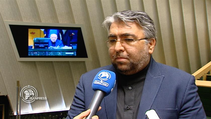 Iranpress: Iran completely vigilant on internal and external security