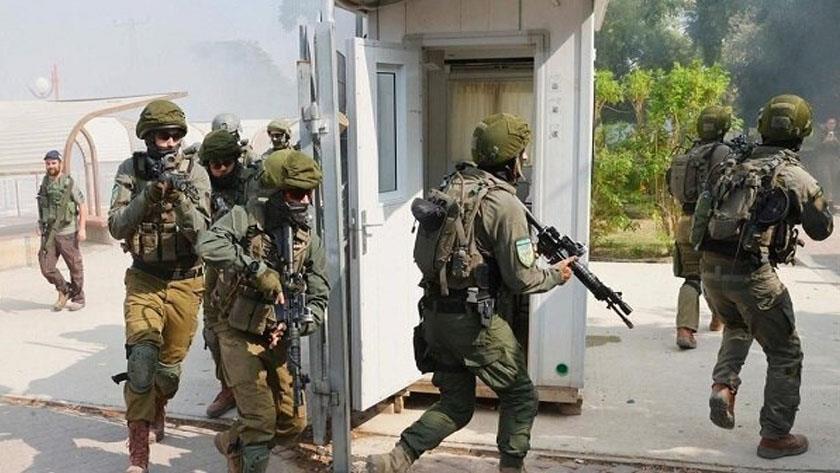 Iranpress: 12 Palestinians arrested amid Zionist attack on Al-Aqsa mosque